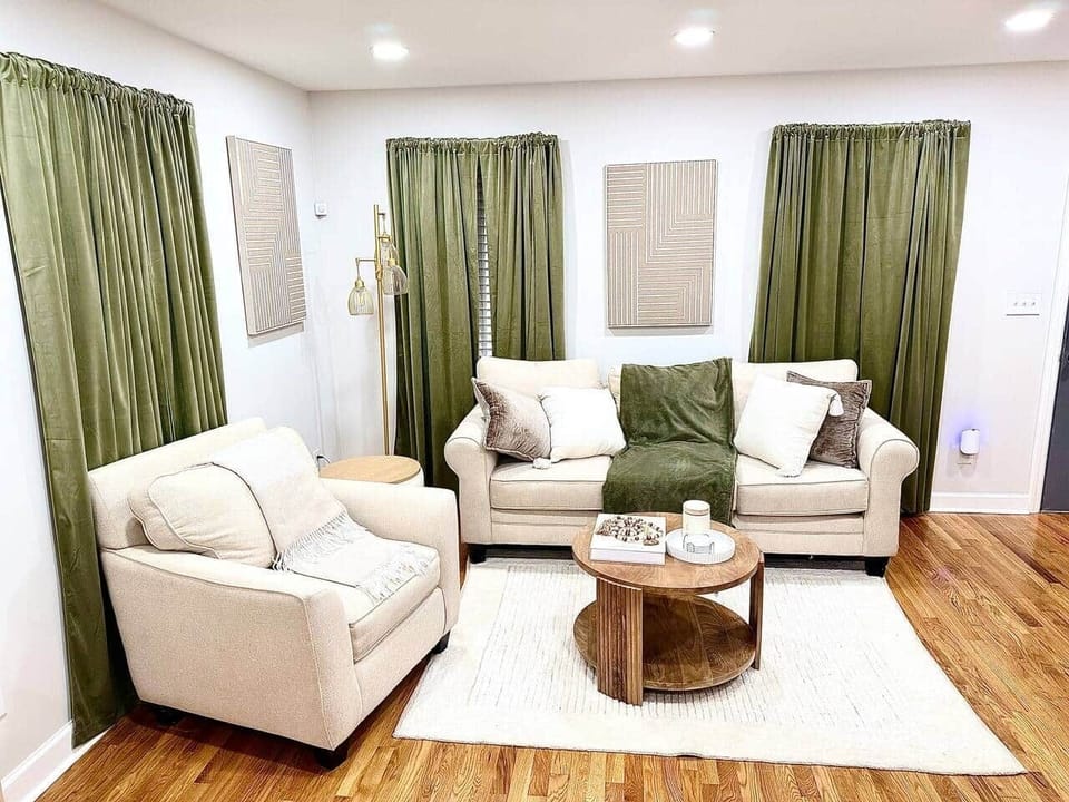 Main entrance living room