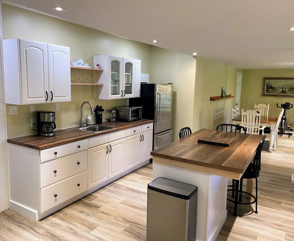 Kitchenette - no stove