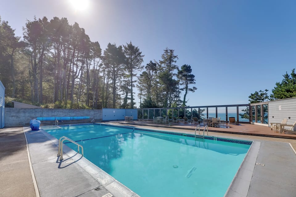 Inn at Otter Crest | Community Pool & Hot Tub