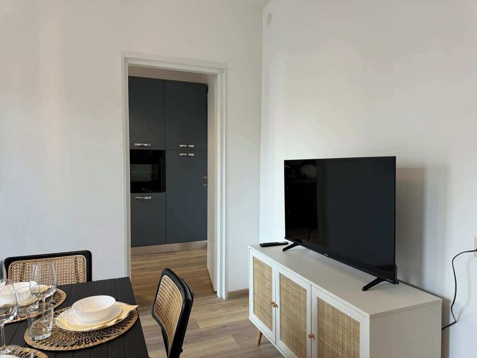 TV