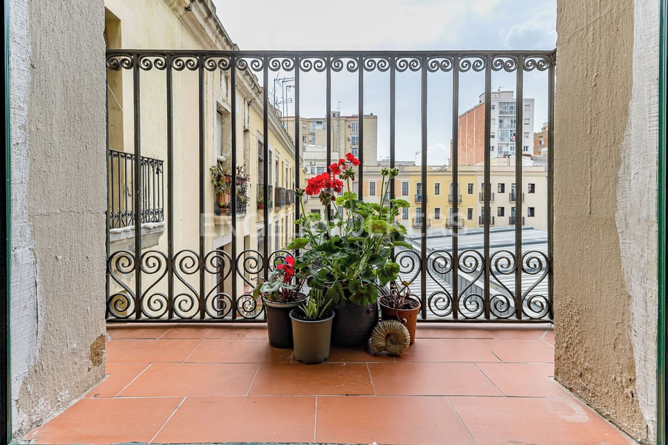 Small balcony with view to Market Plaza