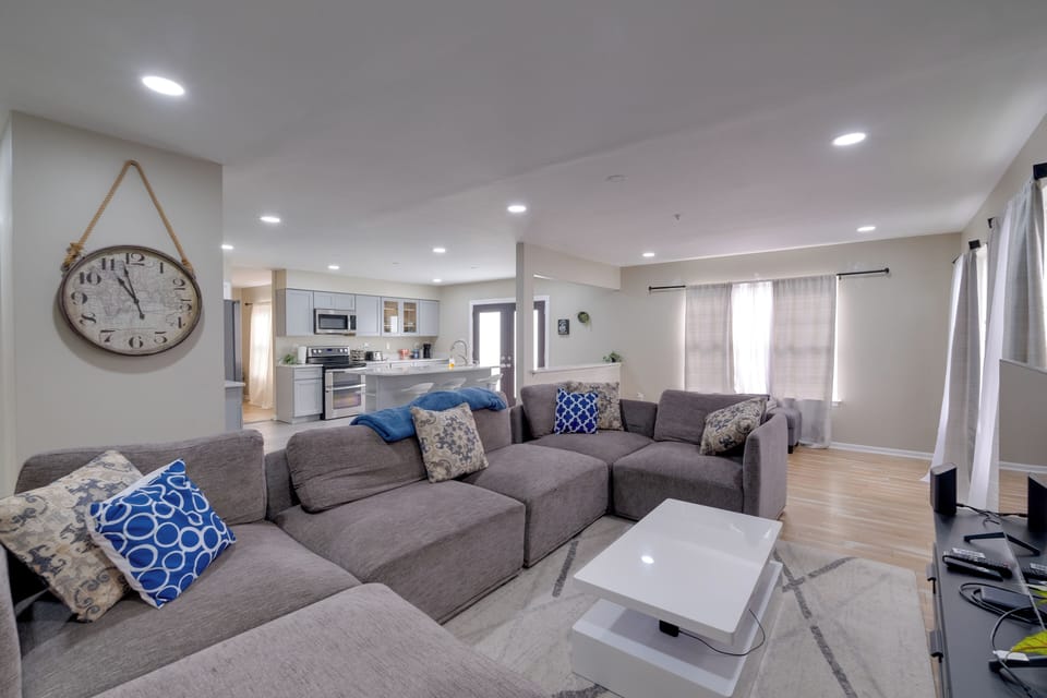 Living Room | 1st Floor | Smart TV