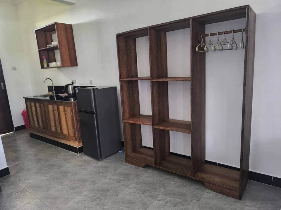 Kitchenette and wardrobe 
