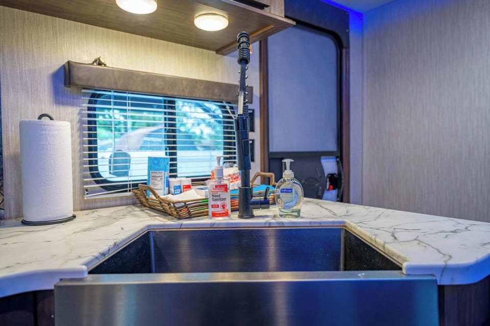 Washing up never looked so good!