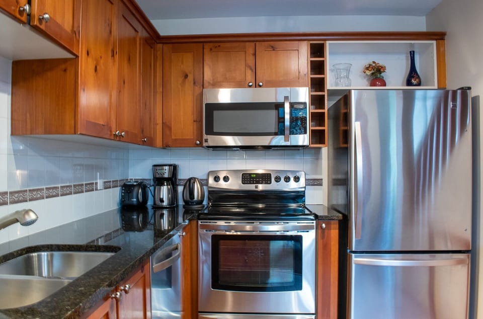 This kitchen is equipped with modern appliances!