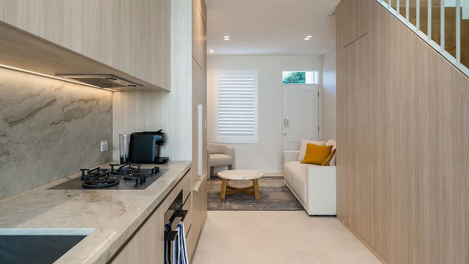 Full kitchen image 3