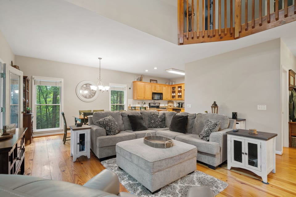 Cozy Mountain Getaway - Entry Level Living Area #1
