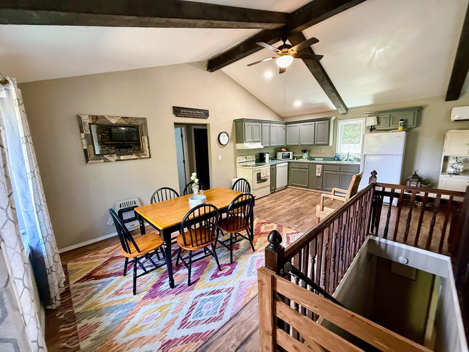 Full kitchen - basic kitchen appliances and accessories, dining table sets 6.