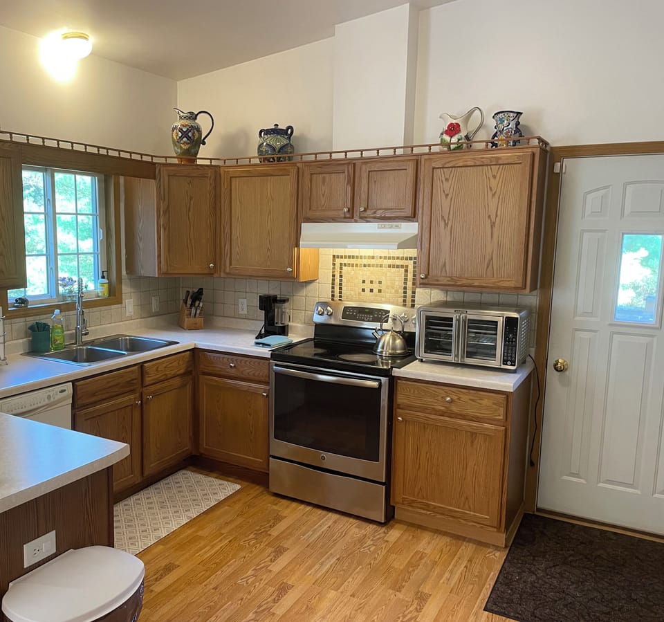 Grad Meadow Kitchen