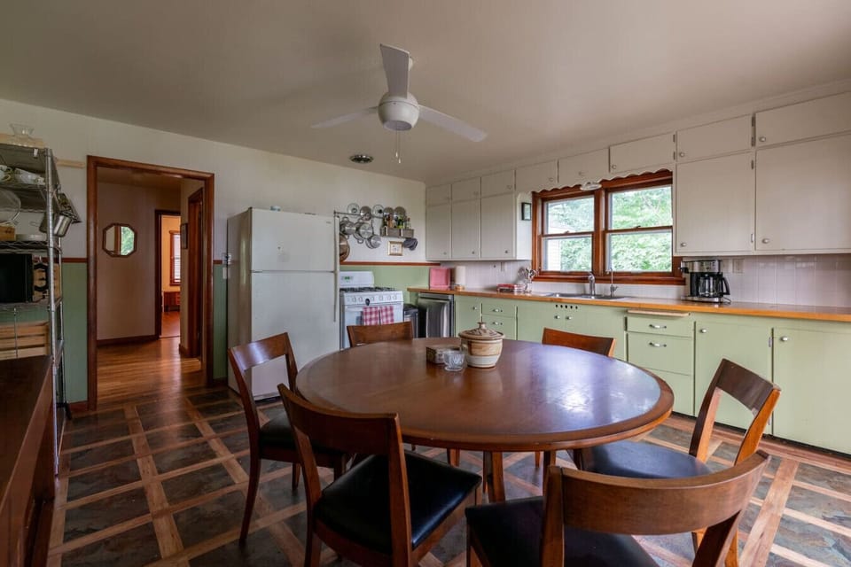 Kitchen (updated countertops since this photo!)