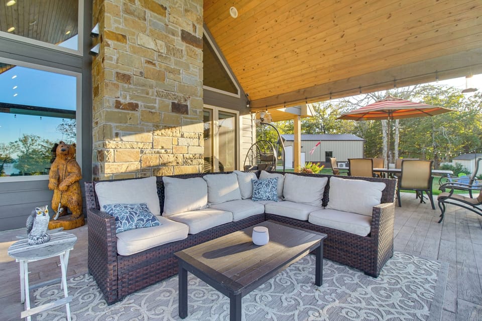 Quinton Vacation Rental | 5BR | 4.5BA | 3,200 Sq Ft | Step-Free Entry