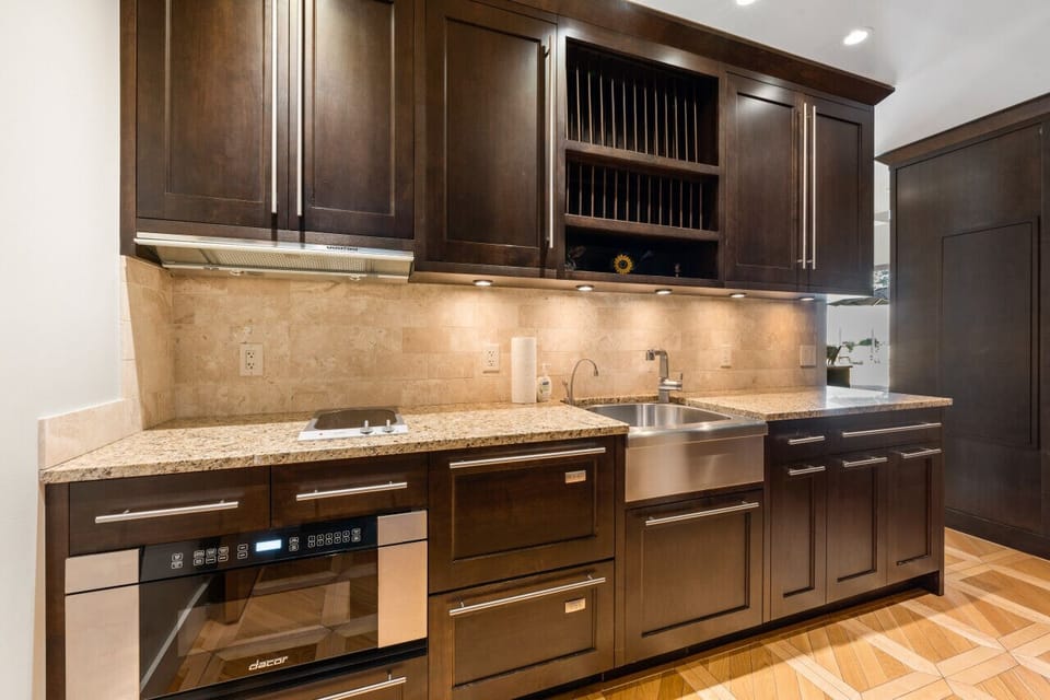Cook, dine, and unwind! Our fully equipped kitchen has everything you need for a delicious stay.