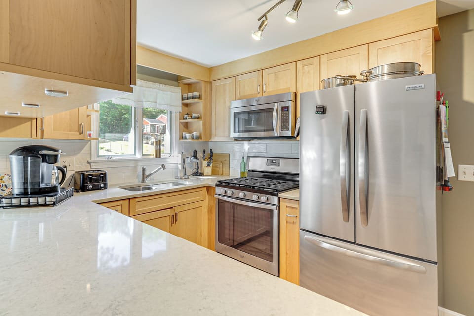 Kitchen | 1st Floor | Cooking Basics | Keurig Coffee Maker | Dishwasher