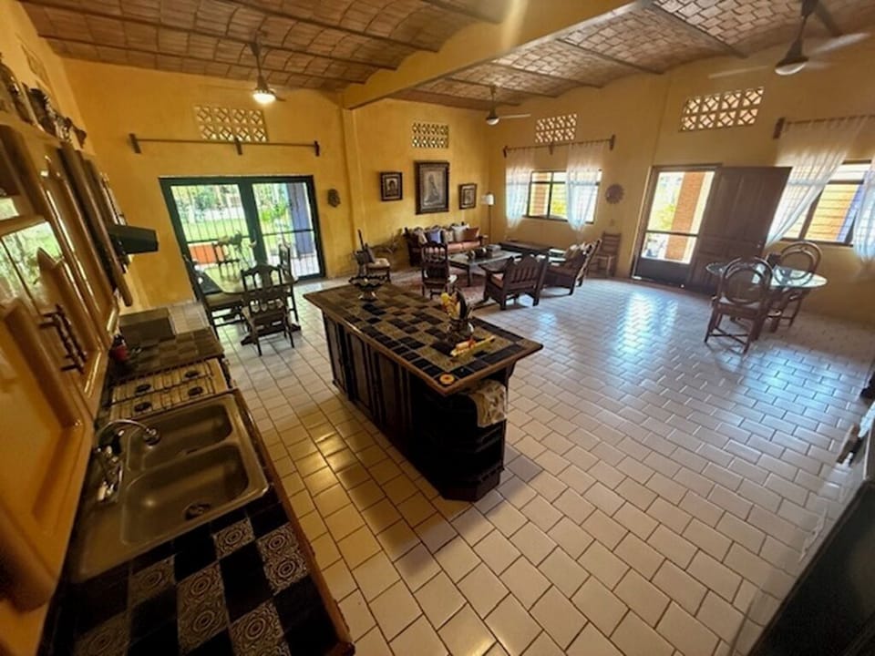 Elena's - Casa Flores 