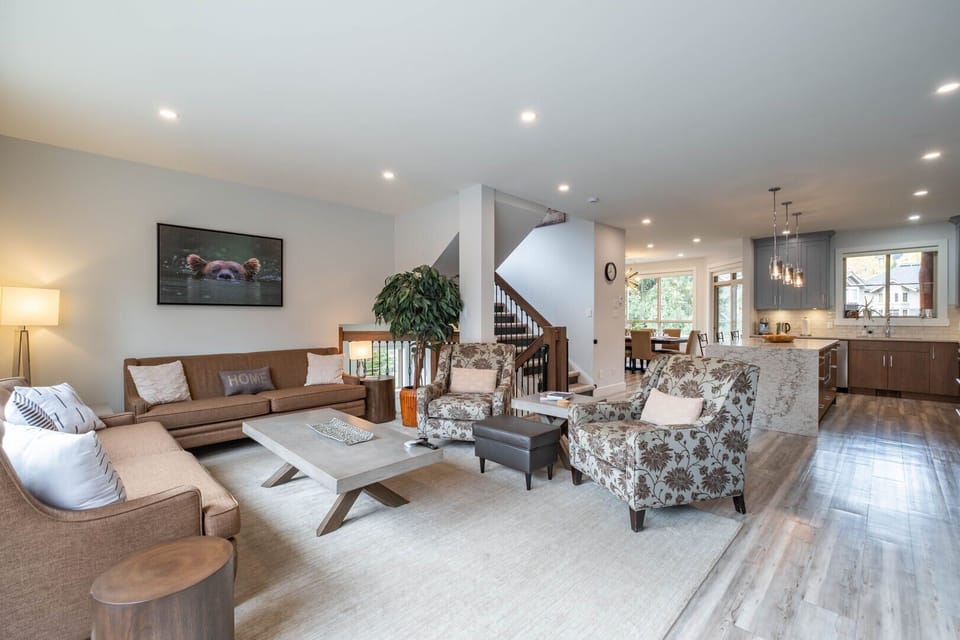 Property #40: Open floor plan
