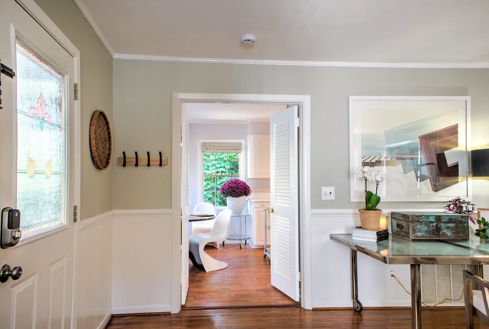 Entrance to the dining room / kitchen
