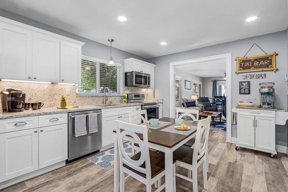 Fully equipped kitchen with a blender, Keurig to coffee bar