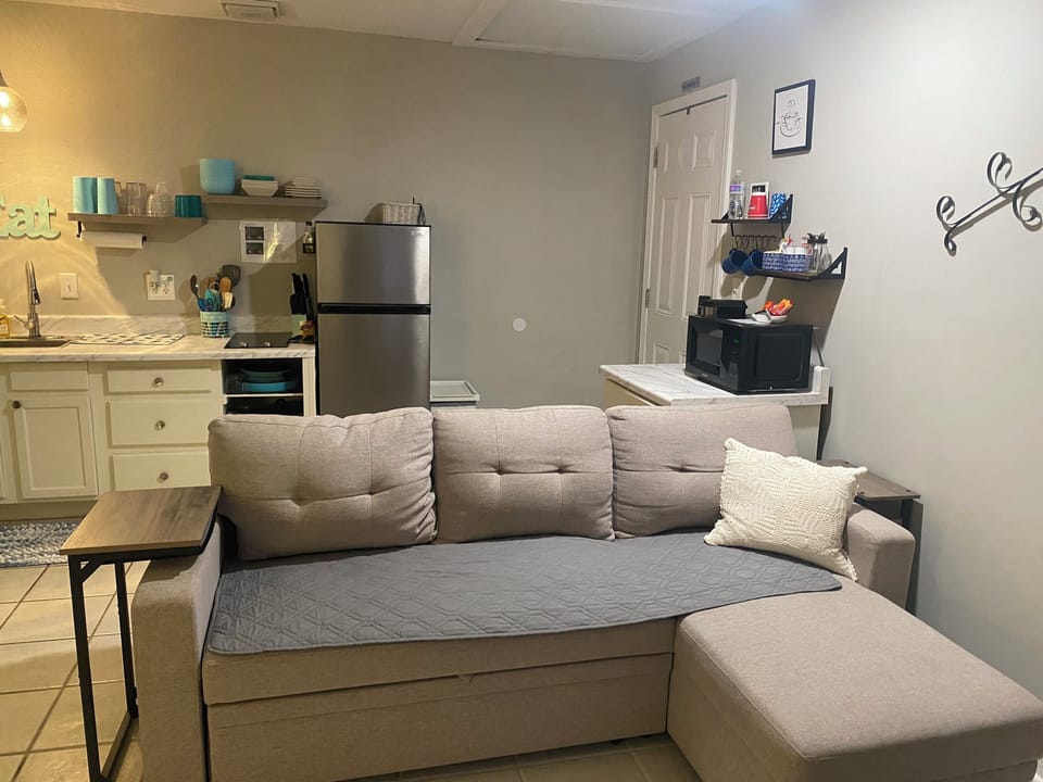 Living/kitchen area