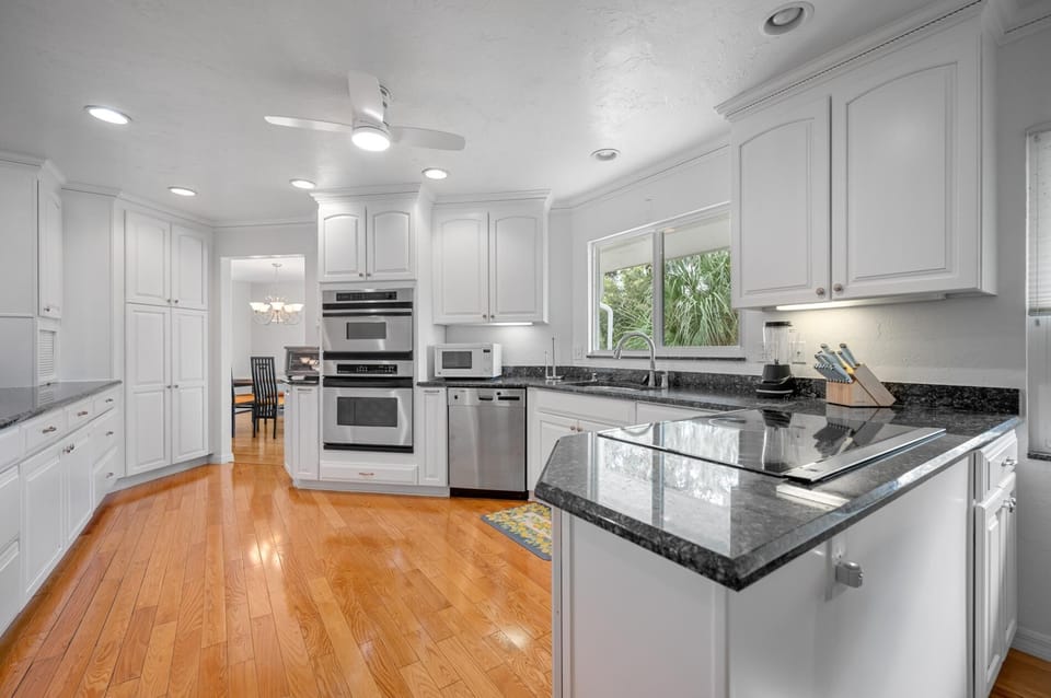 Manasota Bayview – Pool, Dock, Beach, Sleeps 10 (4983)