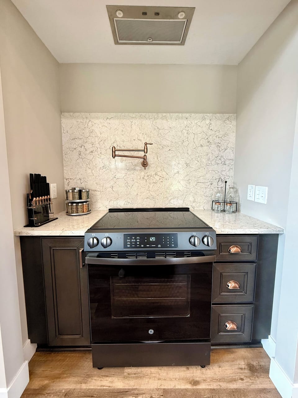 1st Floor - Kitchen - Electric Oven