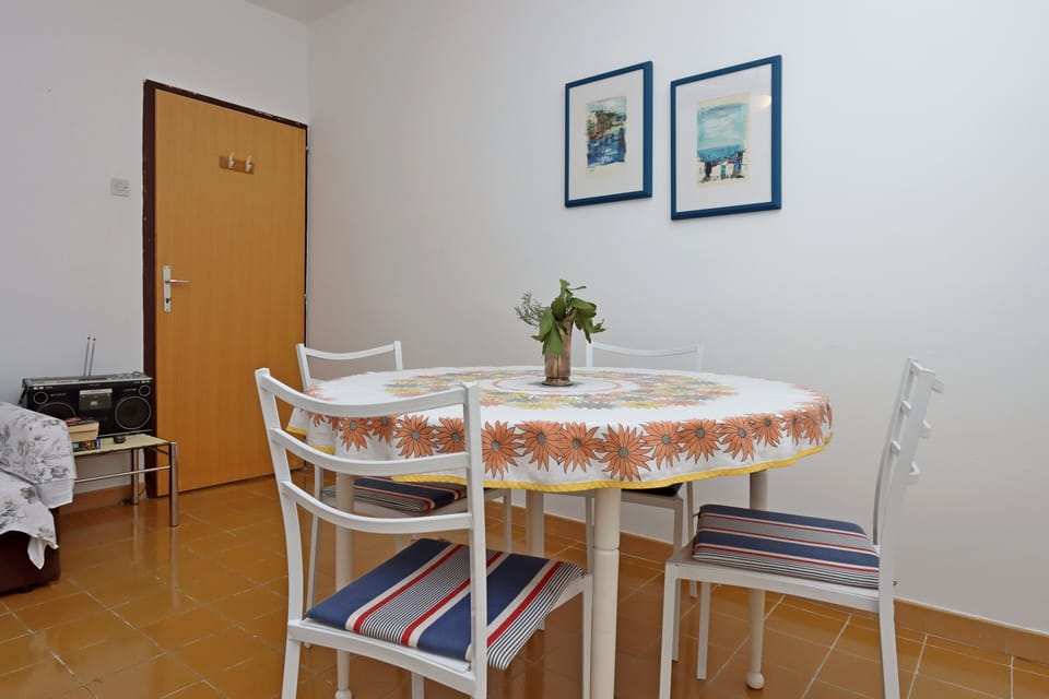 Dining room 2