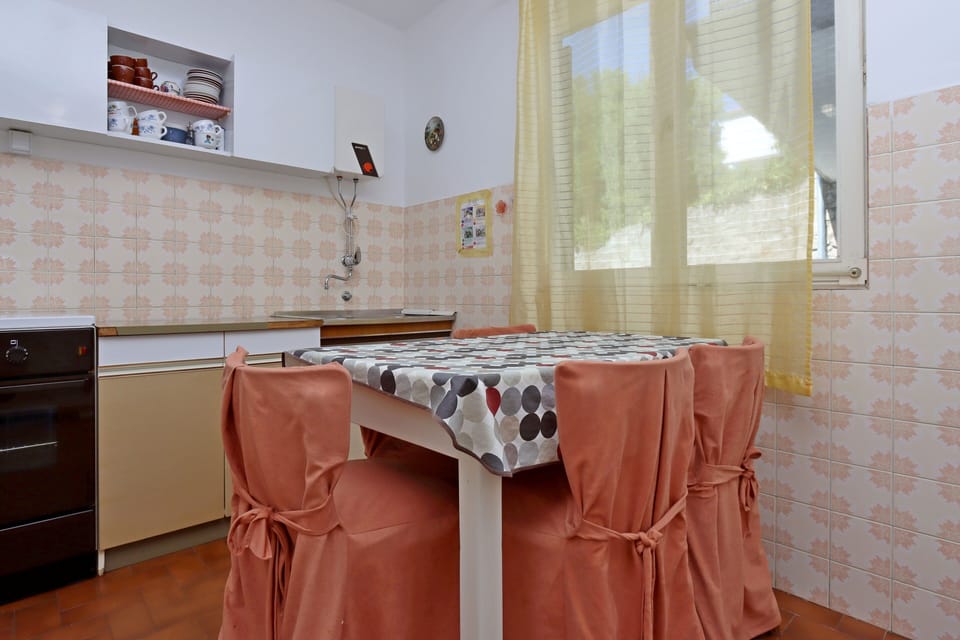 Dining room 1