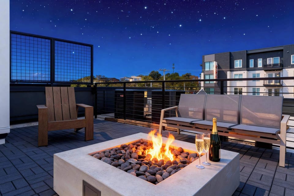 Enjoy the chic rooftop deck with a fire pit and stunning downtown Nashville views. Perfect for bachelorette parties or family reunions, this luxury rental combines elegance and comfort for an unforgettable getaway!