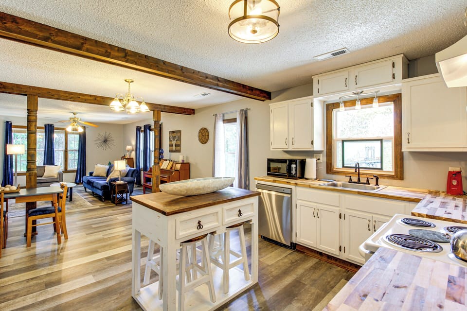 Kitchen | Dining Area