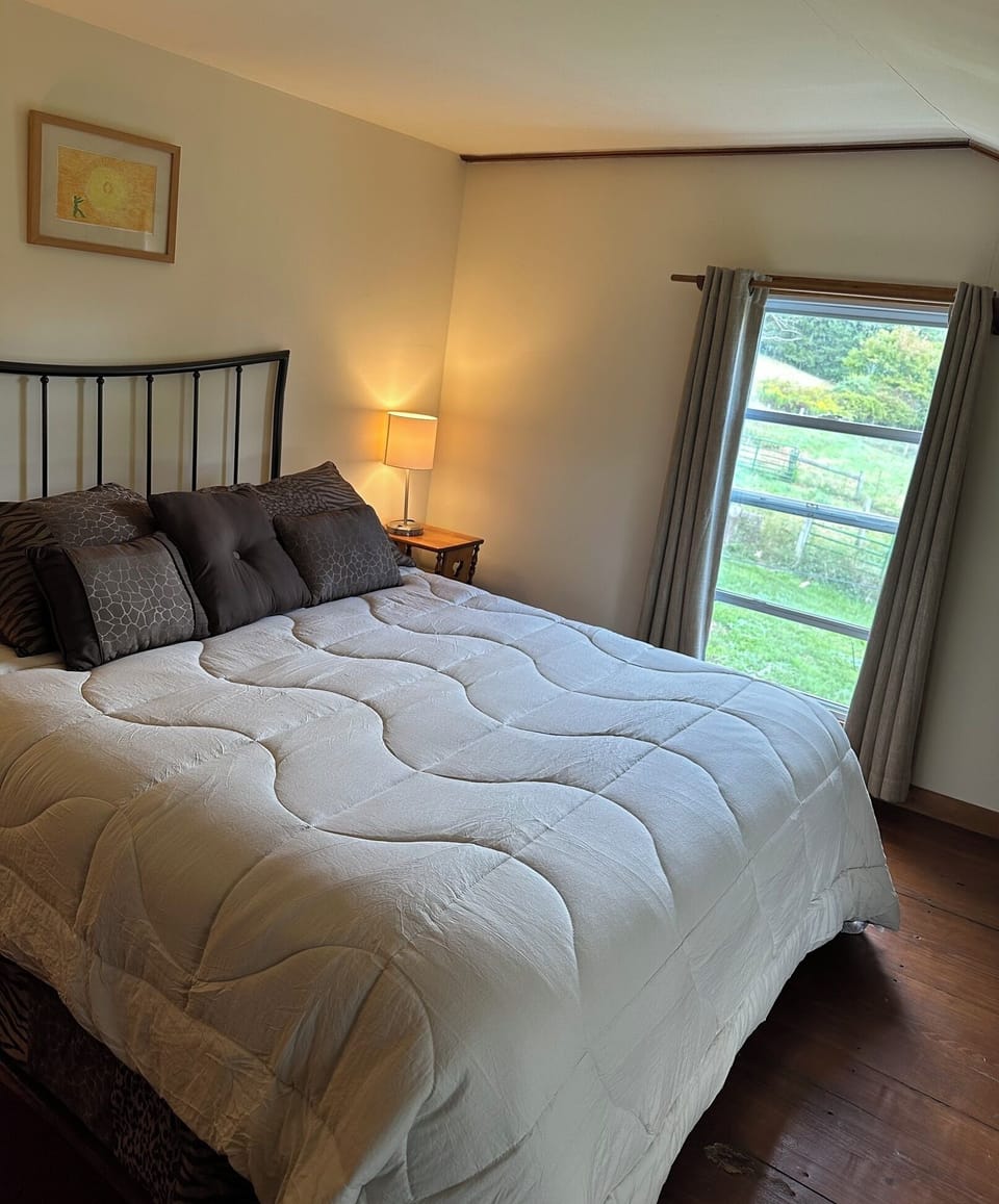 Queen bed in bedroom 1