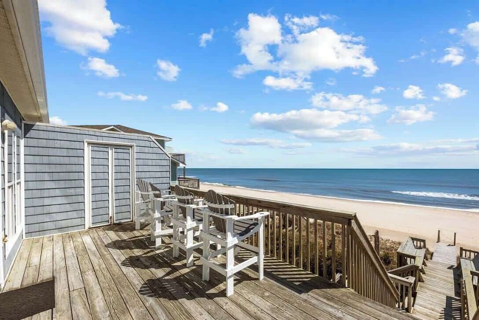 A quiet corner with endless ocean views.