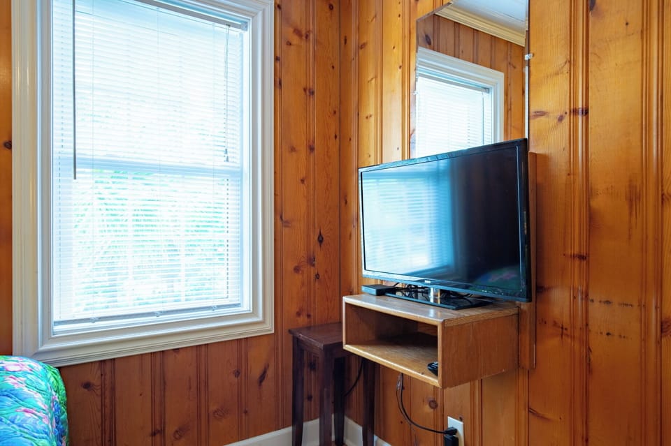 2 Doubles in 1st Bedroom Upstairs