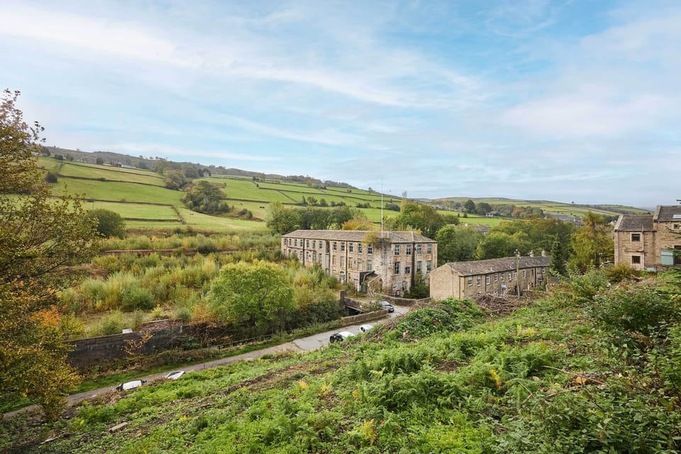 Holmfirth Hideaway, Holmbridge - Host & Stay