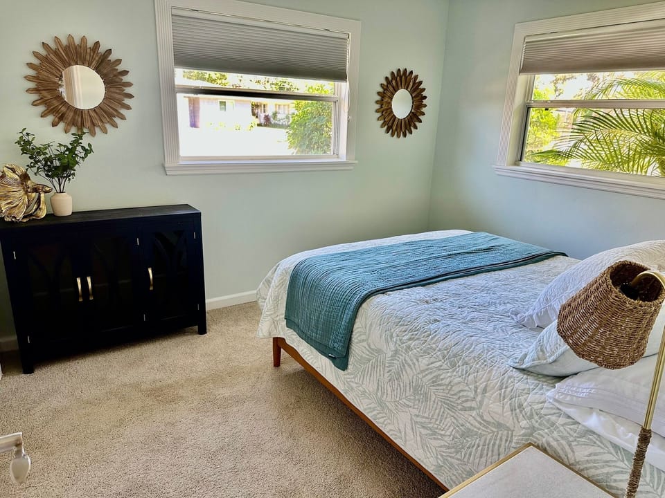 Guest bedroom 