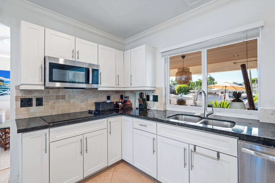 Watch the pool and water from the kitchen