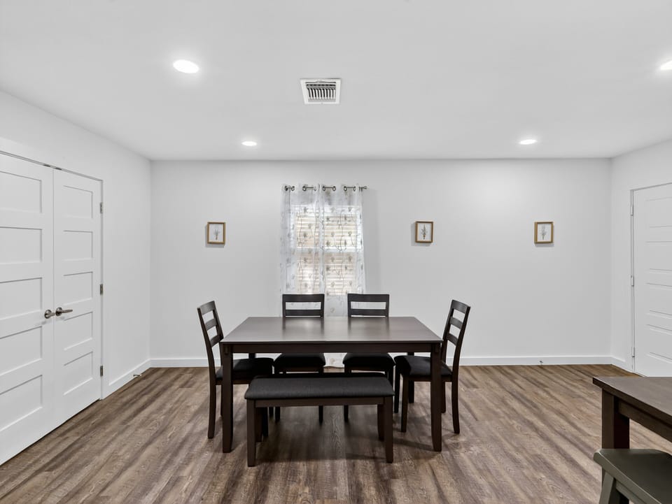 Architecture, Building, Dining Room, Dining Table, Furniture