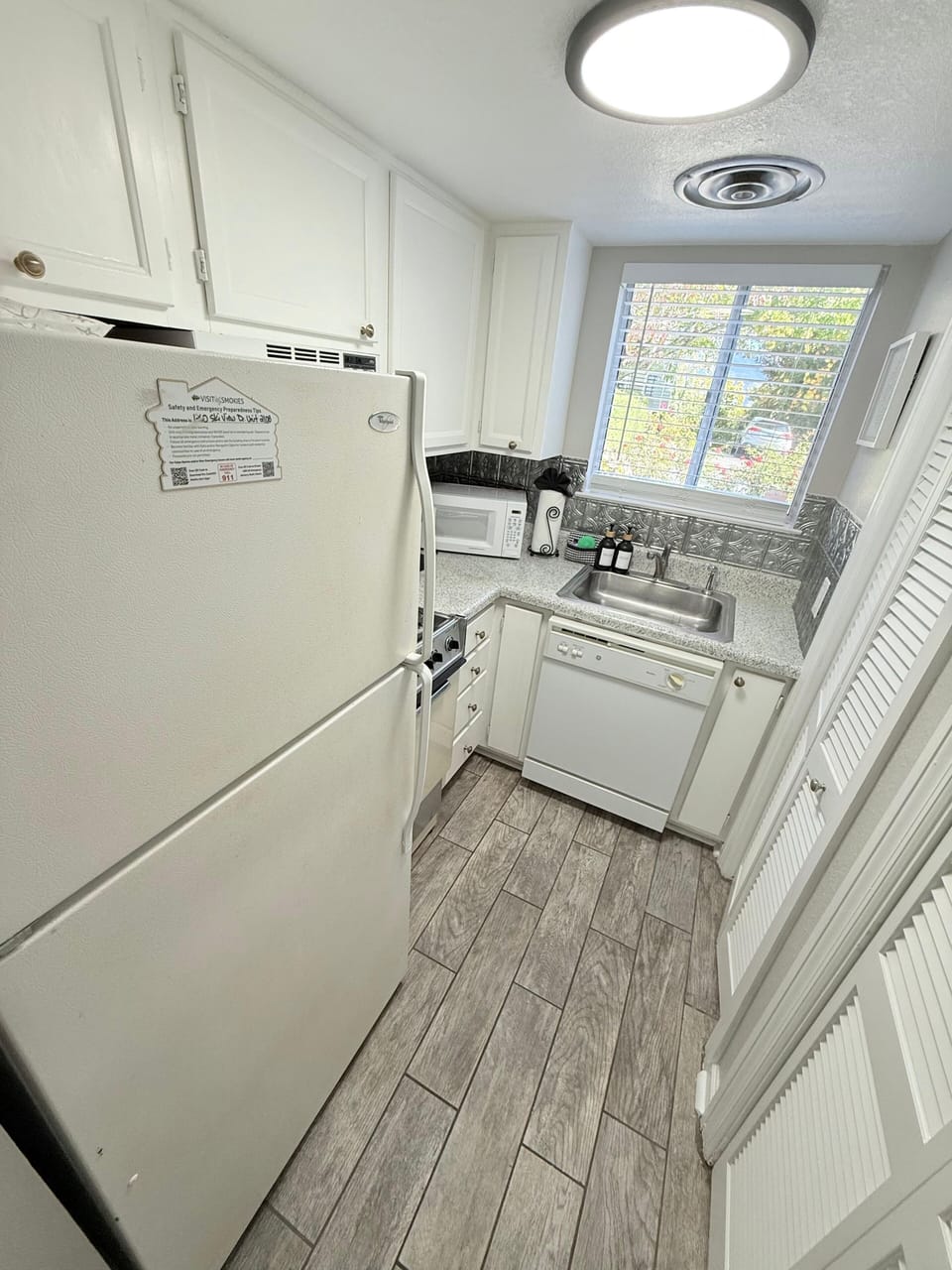 Floor, Appliance, Refrigerator, Indoors, Microwave