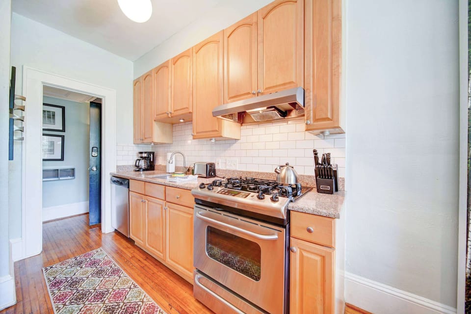 Fully equipped kitchen with modern appliances and everything needed for daily meals.