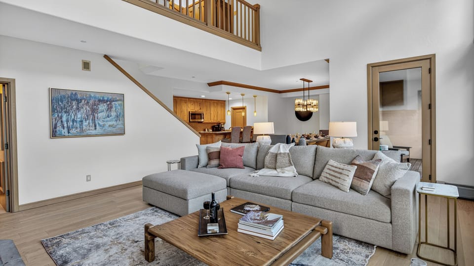 Great Room, Main Level