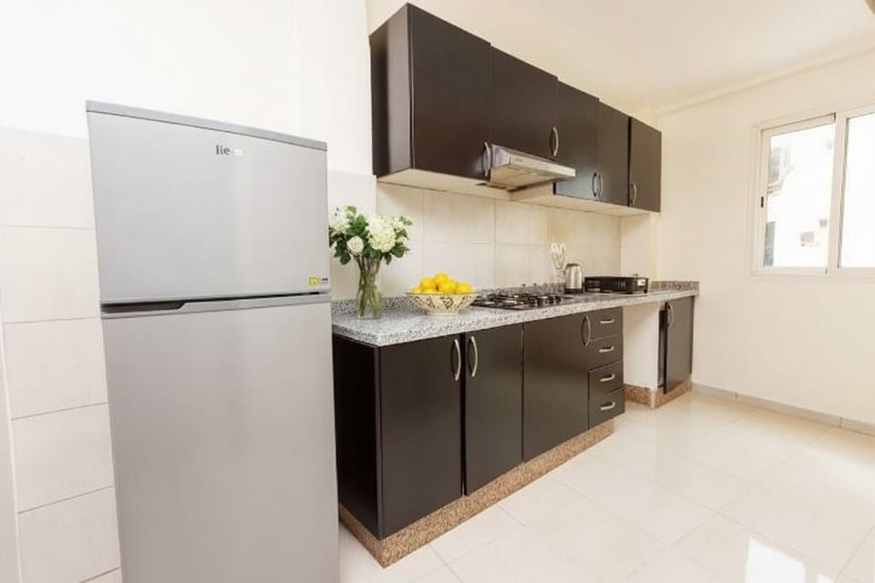 Modern Kitchen with Dark Cabinets