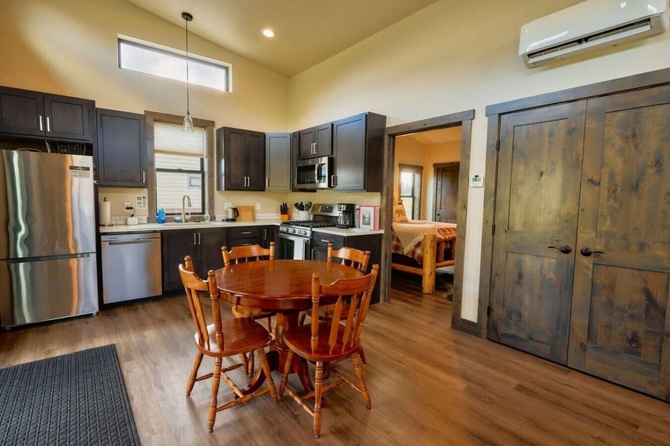 2-bedroom cabin kitchen and dining area