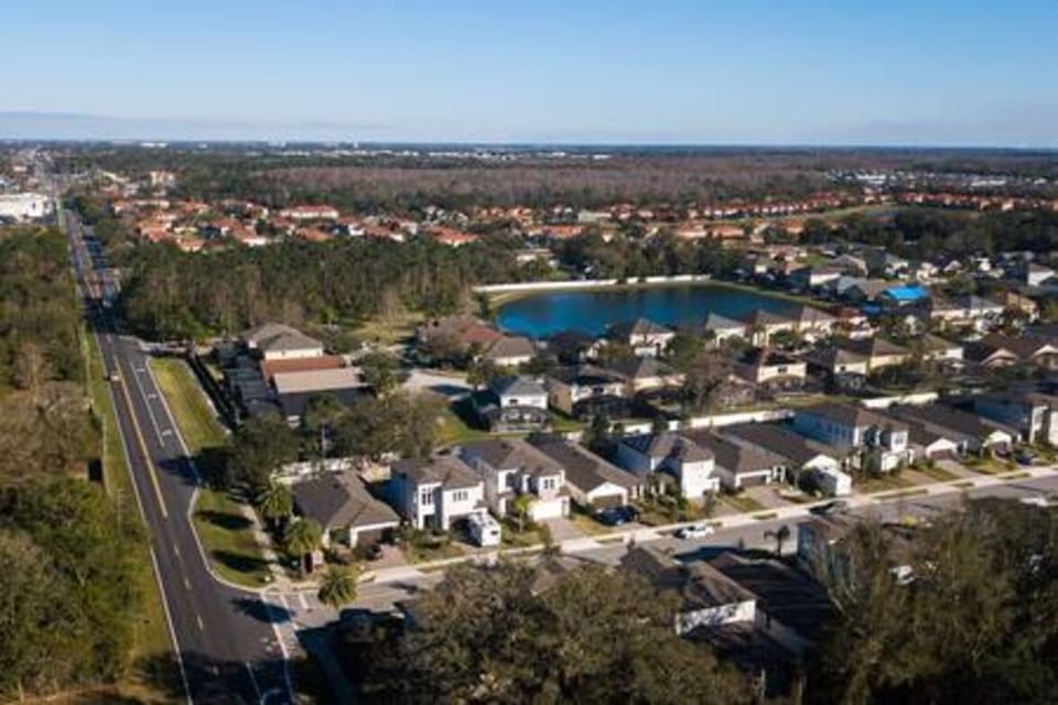 A beautiful area with great amenities, perfect for a relaxing stay!