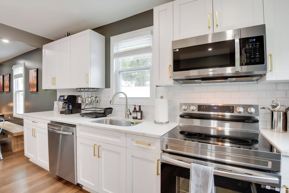 Kitchen | 2-Story Apartment | Free WiFi