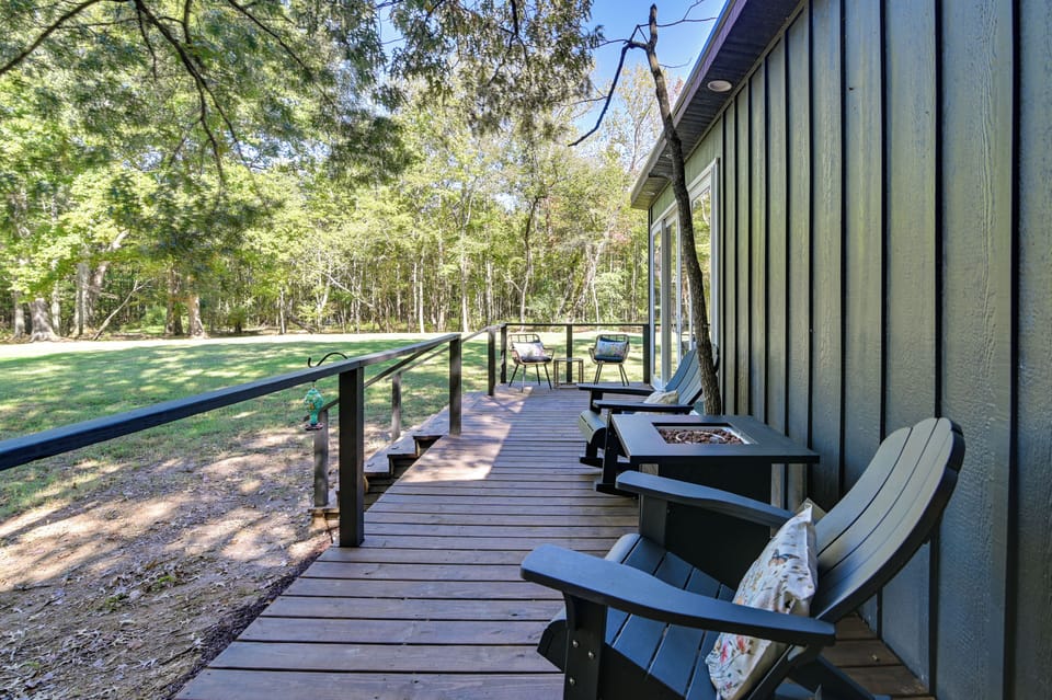 Private Deck | Fire Pit Table