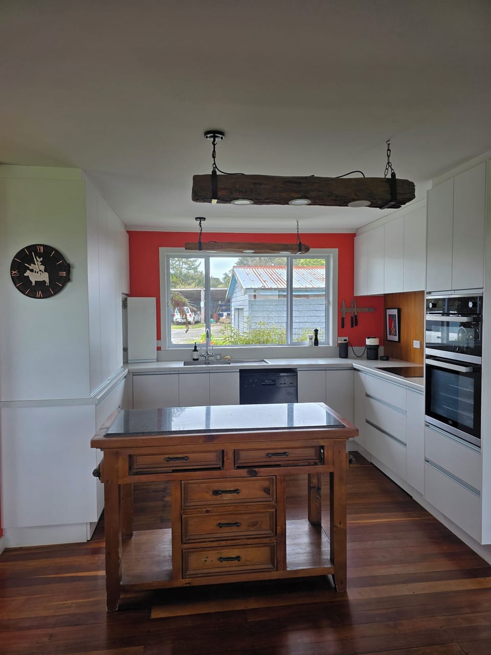 Full kitchen