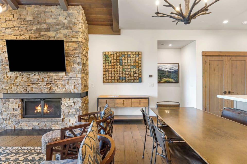 Dining area: 6-person dining table, open layout