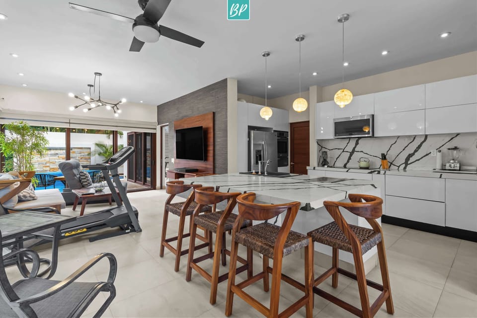 Kitchen (main)