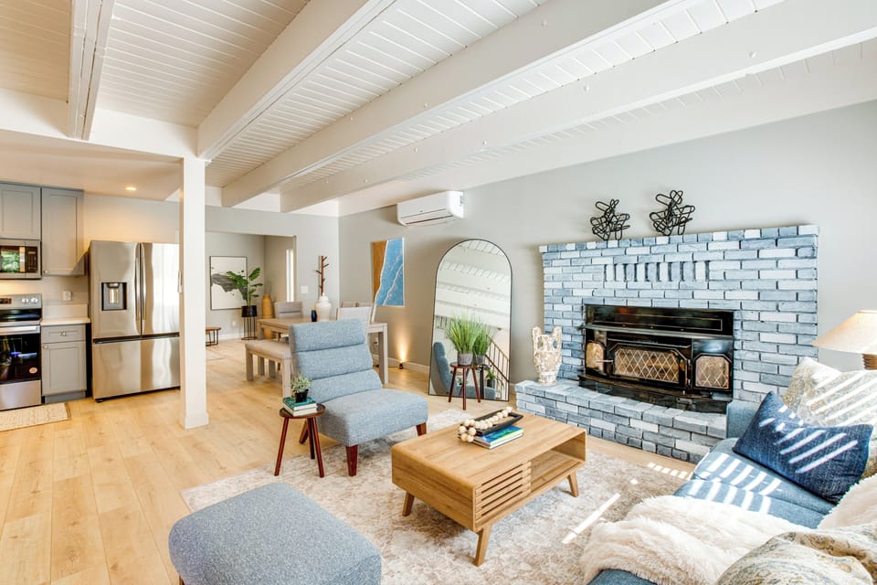 Living Room | Queen Sleeper Sofa | 1st Floor