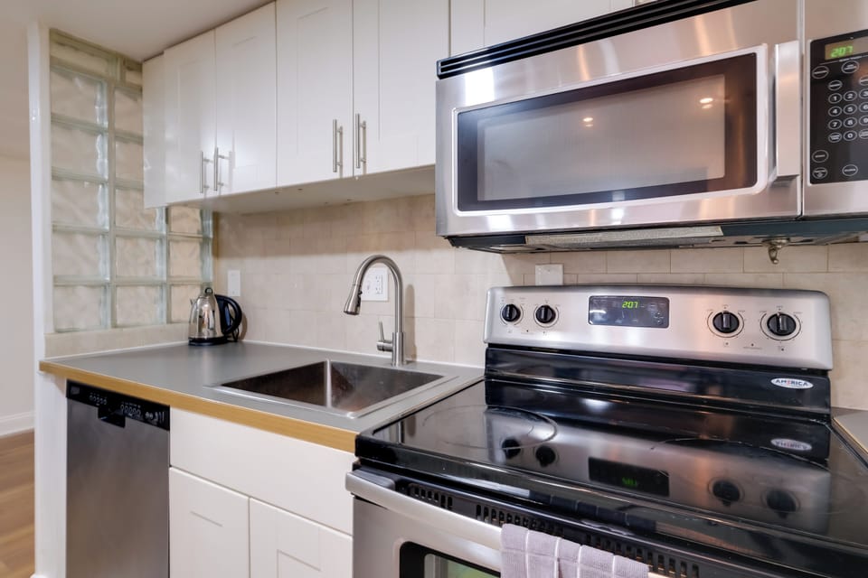 Kitchen | Keurig Coffee Maker | Dishwasher | Cooking Basics