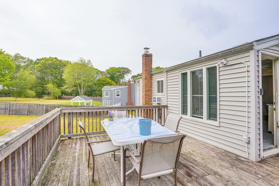 Deck & Backyard