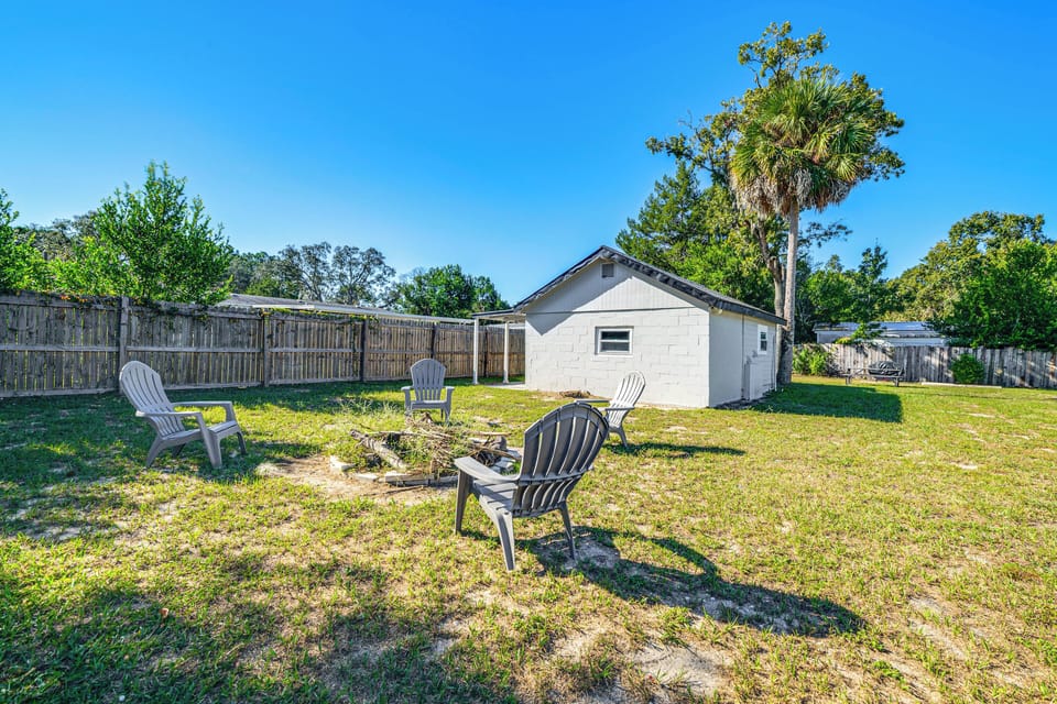 Crystal River Resort Community Amenities | Fire Pit | Gas Grills | Common Hall